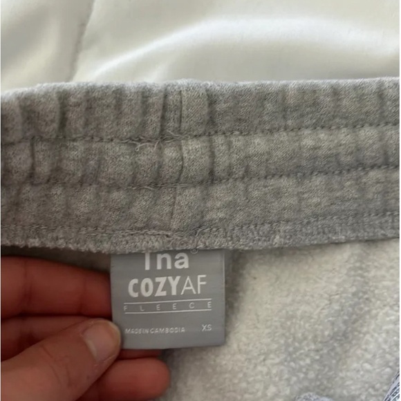 Aritzia TNA Shorts - Picture 2 of 2